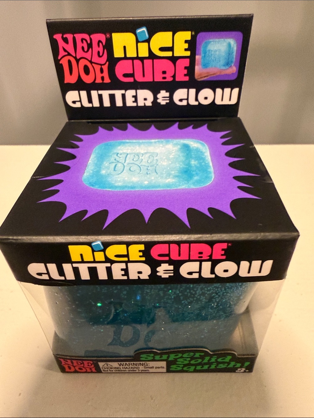 NeeDoh Glitter & Glow squishy